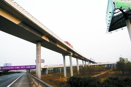 河南高速首台入口称重地磅在卢店收费站投用