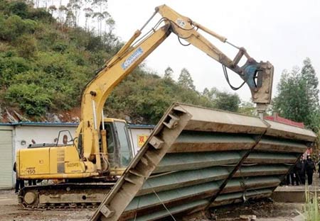 广西柳江区拆除非法地磅37处 并将磅坑恢复原状