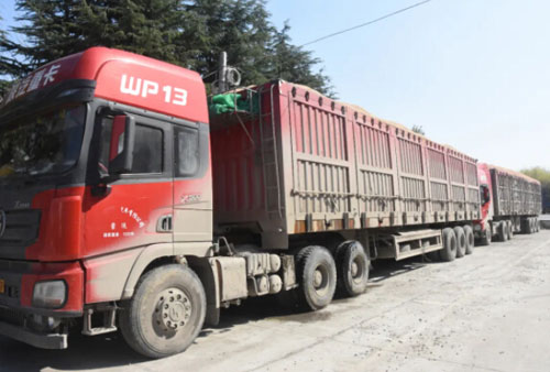 超载货车